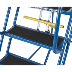 Warehouse Essential Safety Steps - 8 Tread - 10/15 day delivery